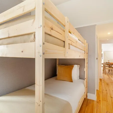 Daire Whome Hideaway In Lively Rua Da Rosa *