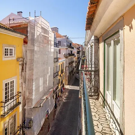 Whome Hideaway In Lively Rua Da Rosa *