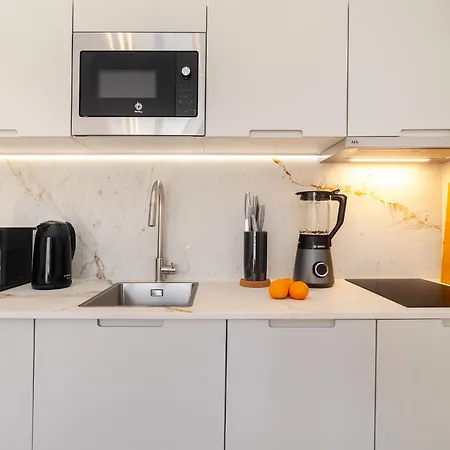Whome Hideaway In Lively Rua Da Rosa Appartement Lissabon
