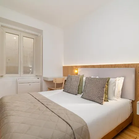 Whome Hideaway In Lively Rua Da Rosa * Lissabon