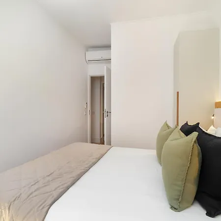 Daire Whome Hideaway In Lively Rua Da Rosa *