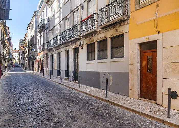 Whome Hideaway In Lively Rua Da Rosa Appartement *