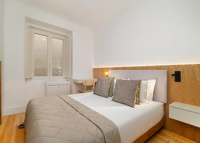 Whome Hideaway In Lively Rua Da Rosa * Lissabon